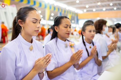 ภาพ No.85423:พิธีถวายมหาสังฆทานคณะสงฆ์ 2000 กว่าวัดทั่วประเทศปีที่ 23, พิธีถวายไทยธรรมคณะสงฆ์ 323 วัด 4 จังหวัดชายแดนภาคใต้, พิธีมอบปัจจัยช่วยเหลือครู 4 จังหวัดชายแดนภาคใต้ ณ สภาธรรมกายสากล วัดพระธรรมกาย ในวันสมาธิโลก อาทิตย์ที่ 6 สิงหาคม พ.ศ. 2566