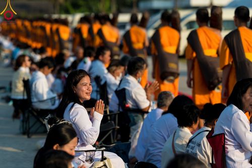 ภาพ No.107921:พิธีต้อนรับพระธรรมยาตรา ในโครงการธรรมยาตรากตัญญูบูชา มหาปูชนียาจารย์ พระมงคลเทพมุนี(สด จนฺทสโร) พระผู้ปราบมาร อนุสรณ์สถาน 7 แห่ง ปีที่ 12 วันที่ 7 มกราคม พ.ศ. 2567 ณ อนุสรณ์สถานคลองบางนางแท่น  อ.สามพราน จ.นครปฐม