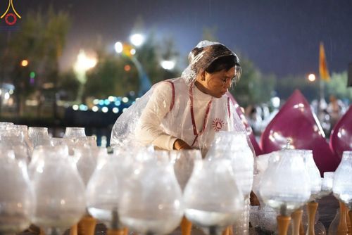 ภาพ No.119447:V.18 ทันทีม การเตรียมงาน เก็บงาน การรับบุญของเจ้าหน้าที่หน่วยงานต่างๆ เพื่อโครงการธรรมยาตรา กตัญญูบูชามหาปูชนียาจารย์ พระมงคลเทพมุนี (สด จนฺทสโร) พระผู้ปราบมาร อนุสรณ์สถาน 7 แห่ง ปีที่ 12 ระหว่างวันที่ 2 - 31 มกราคม พ.ศ.2567