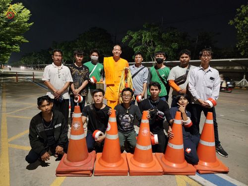 ภาพ No.88752:คณะสงฆ์ เจ้าหน้าที่ และสาธุชน ทุ่มเทแรงกายแรงใจเตรียมงาน เพื่องานวันครูผู้ค้นพบวิชชาธรรมกาย ตั้งแต่วันที่ 20 กันยายน พ.ศ. 2566