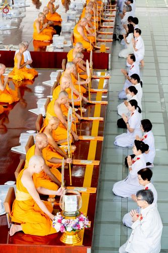 ภาพ No.247443:วันจันทร์ที่ 22 กันยายน พ.ศ. 2568 (วันพระ แรม 15 ค่ำ เดือน 10) พิธีบุพเปตพลี ครั้งที่ 170 ร่วมอุทิศบุญแด่หมู่ญาติที่ล่วงลับไปแล้ว และสืบทอดอายุพระพุทธศาสนา ณ หอฉันคุณยายอาจารย์ฯ วัดพระธรรมกาย