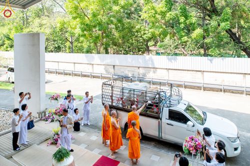 ภาพ No.184849:พิธีถวายภัตตาหารเมนูสวรรค์ "เพื่อการบรรลุธรรม" เนื่องในวาระอายุวัฒนมงคล 84 ปี หลวงพ่อทัตตชีโว วันเสาร์ที่ 21 ธันวาคม พ.ศ. 2567 ณ หอฉันคุณยายอาจารย์ฯ วัดพระธรรมกาย