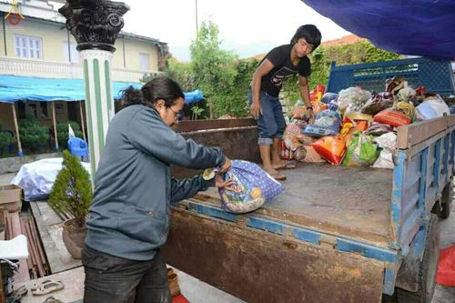 ภาพ No.17042:มูลนิธิธรรมกายช่วยเหลือผู้ประสบภัยแผ่นดินไหวที่ประเทศเนปาล
