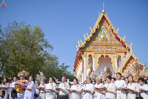 ภาพ No.293362:วันที่ 12 มกราคม พ.ศ. 2569 พิธีทอดผ้าป่าทำนุบำรุงศาสนสถาน ณ วัดผาสุการาม อ.บางเลน จ.นครปฐม ในโครงการธรรมยาตรา กตัญญูบูชา มหาปูชนียาจารย์ พระมงคลเทพมุนี(สด จนฺทสโร) พระผู้ปราบมาร อนุสรณ์สถาน 7 แห่ง ปีที่ 14