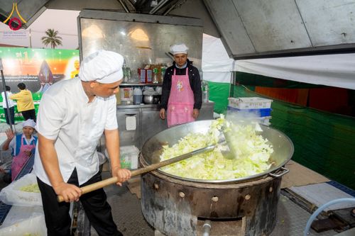 ภาพ No.289785:วันที่ 8 มกราคม พ.ศ. 2569 พิธีถวายภัตตาหารเป็นสังฆทาน แด่พระธรรมยาตรา ณ อนุสรณ์สถานคลองบางนางแท่น อ.สามพราน จ.นครปฐม ในโครงการธรรมยาตรา กตัญญูบูชา มหาปูชนียาจารย์ พระมงคลเทพมุนี(สด จนฺทสโร) พระผู้ปราบมาร อนุสรณ์สถาน 7 แห่ง ปีที่ 14