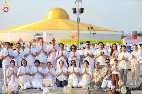 ภาพ No.307182:วันที่ 31 มกราคม พ.ศ. 2569  พิธีจุดประทีปธรรมถวายเป็นพุทธบูชา  และบูชาธรรมมหาปูชนียาจารย์ (ภาพชุดที่ 1) ณ วัดพระธรรมกาย ปทุมธานี ในโครงการธรรมยาตรา กตัญญูบูชา มหาปูชนียาจารย์ พระมงคลเทพมุนี(สด จนฺทสโร) พระผู้ปราบมาร อนุสรณ์สถาน 7 แห่ง ปีที่ 14