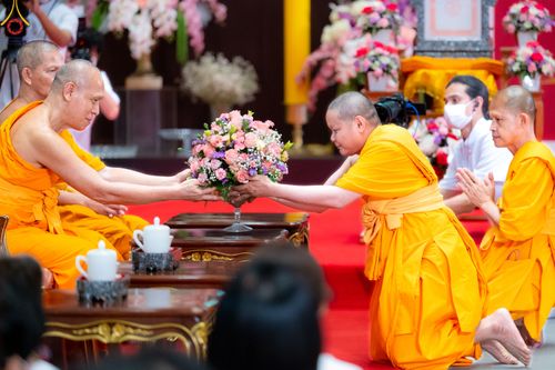 ภาพ No.78576:พิธีต้อนรับสัญญาบัตร พัดยศ ผ้าไตรและถวายมุทิตาสักการะฯ พระครูสิทธิรัตนวิเทศ และ พระครูวิเทศสันติคุณ วันอังคารที่ 28 มีนาคม พ.ศ. 2566 ณ อุโบสถวัดพระธรรมกาย
