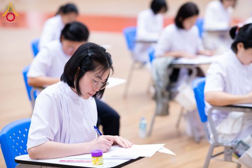 ภาพ No.310186:วันที่ 13-14 กุมภาพันธ์ พ.ศ. 2569 การสอบบาลีสนามหลวง ประจำปี 2569 ประโยค 1-2,  ป.ธ.3/ ประโยค บ.ศ.1-2, บ.ศ.3  ณ สนามสอบประจำจังหวัดปทุมธานี แห่งที่ 2   วัดพระธรรมกาย อ.คลองหลวง จ.ปทุมธานี