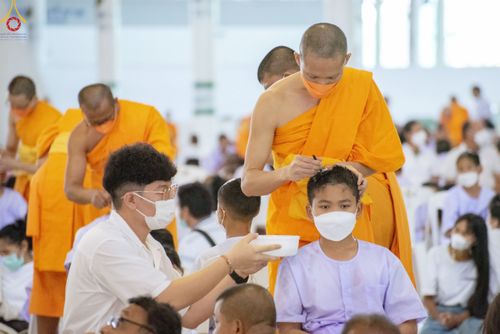 ภาพ No.78789:พิธีปลงผมนาคธรรมทายาท โครงการอบรมยุวธรรมทายาท มัชฌิมธรรมทายาท และธรรมทายาทรุ่นอุดมศึกษา ณ สภาธรรมกายสากล วัดพระธรรมกาย วันเสาร์ที่ 1 เมษายน พ.ศ. 2566
