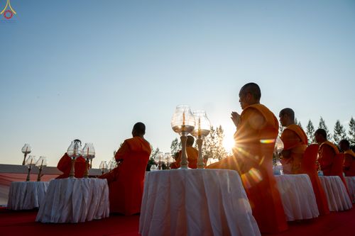 ภาพ No.291976:วันที่ 10 มกราคม พ.ศ. 2569 พิธีจุดประทีปถวายเป็นพุทธบูชา และบูชาธรรมมหาปูชนียาจารย์  ณ อนุสรณ์สถานคลองบางนางแท่น อ.สามพราน จ.นครปฐม ในโครงการธรรมยาตรา กตัญญูบูชา มหาปูชนียาจารย์ พระมงคลเทพมุนี(สด จนฺทสโร) พระผู้ปราบมาร อนุสรณ์สถาน 7 แห่ง ปีที่ 14