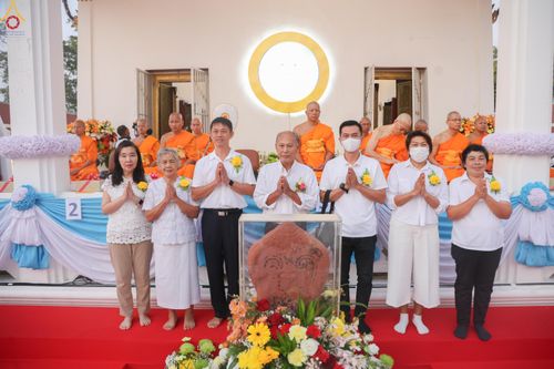 ภาพ No.297495:วันที่ 18 มกราคม พ.ศ. 2569 พิธีตักบาตรพระธรรมยาตรา ณ วัดโบสถ์บน ต.บางคูเวียง จ.นนทบุรี อนุสรณ์สถานลำดับที่ 4 สถานที่เกิดด้วยกายธรรม ในโครงการธรรมยาตรา กตัญญูบูชา มหาปูชนียาจารย์ พระมงคลเทพมุนี(สด จนฺทสโร) พระผู้ปราบมาร อนุสรณ์สถาน 7 แห่ง ปีที่ 14