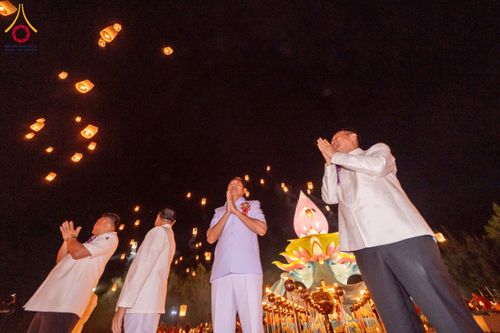 ภาพ No.266248:วันพุธที่ 5 พฤศจิกายน พ.ศ. 2568 (วันพระ ขึ้น 15 ค่ำ เดือน 12) พิธีจุดประทีปโคมลาน, โคมลอย และลอยกระทง ถวายประทีปเป็นพุทธบูชา สร้างความสว่างไสวให้กับแผ่นดินด้วยแสงธรรม ณ พุทธอุทยานนานาชาติ จังหวัดหนองคาย