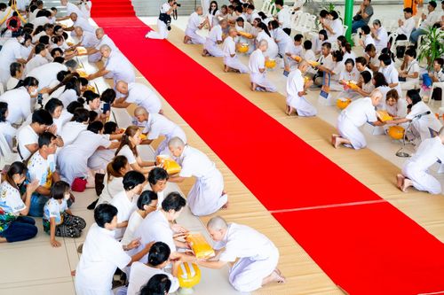 ภาพ No.159770:พิธีตัดปอยผมปลงผมนาคธรรมทายาท, พิธีบรรพชาอุปสมบทหมู่ โครงการอุปสมบทหมู่บูชาธรรม 140 ปี พระมงคลเทพมุนี (สด จนฺทสโร) ณ โบสถ์พระไตรปิฏก วัดพระธรรมกาย วันเสาร์ที่ 5 ตุลาคม พ.ศ. 2567