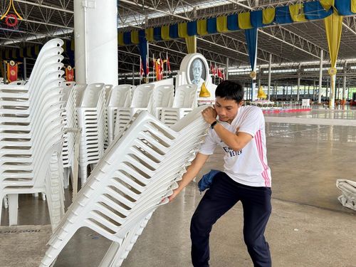 ภาพ No.61412:V.36 ทุ่มเทเพื่อพ่อ 80 ปี ภาพการเตรียมงานของหน่วยงานต่างๆ เพื่อพิธีฉลองอายุวัฒนมงคล 80 ปี หลวงพ่อธัมมชโย และรับถวายมหาสังฆทาน 10,000 กว่าวัดทั่วประเทศ ในวันคุ้มครองโลก จันทร์ที่ 22 เมษายน พ.ศ.2567