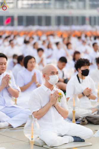 ภาพ No.122043:พิธีจุดประทีปถวายเป็นพุทธบูชา และบูชาธรรมมหาปูชนียาจารย์ พระมงคลเทพมุนี(สด จนฺทสโร) ในโครงการธรรมยาตรา กตัญญูบูชา มหาปูชนียาจารย์ พระมงคลเทพมุนี(สด จนฺทสโร) พระผู้ปราบมาร อนุสรณ์สถาน 7 แห่ง ปีที่ 12 วันที่ 31 มกราคม พ.ศ. 2567 ณ วัดพระธรรมกาย จ.ปทุมธานี