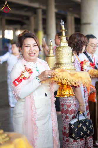 ภาพ No.209709:วันอาทิตย์ที่ 2 มีนาคม พ.ศ. 2568 พิธีภาคบ่าย สัมมนาพิเศษ, ปฏิบัติธรรม พิธีรับมอบพระบรมสารีริกธาตุ ณ สภาธรรมกายสากล วัดพระธรรมกาย