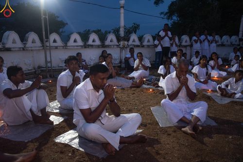 ภาพ No.141116:PhotoStory มหาศรัทธา ธรรมยาตราศรีลังกา EP.6 พิธีจุดวิสาขประทีป 6 วัด ถวายเป็น พุทธบูชา  โครงการสยาม-ลังกา ธรรมยาตรา  ฉลองเทศกาลวิสาขบูชาแห่งชาติ ศรีลังกา  บูชาธรรม 80 ปี หลวงพ่อธัมมชโย วันที่ 16 พฤษภาคม พ.ศ. 2567