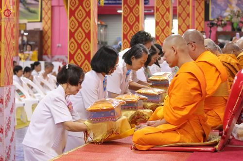 ภาพ No.203584:พิธีทอดผ้าป่าทำนุบำรุงศาสนสถาน ณ วัดตะเคียน ตำบลบางคูเวียง อำเภอบางกรวย จังหวัดนนทบุรี ในโครงการธรรมยาตรา กตัญญูบูชา มหาปูชนียาจารย์ พระมงคลเทพมุนี(สด จนฺทสโร) พระผู้ปราบมาร อนุสรณ์สถาน 7 แห่ง ปีที่ 13 วันที่ 29 มกราคม พ.ศ. 2568