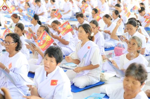 ภาพ No.158342:โครงการอบรมอุบาสก อุบาสิกาแก้ว  ตัวแทนทอดกฐิน 30,000 วัด ทั่วไทย บูชาธรรม 80 ปี หลวงพ่อธัมมชโย ระหว่างวันที่ 20-22 กันยายน พ.ศ. 2567 ณ จังหวัดบุรีรัมย์ รุ่นที่ 3