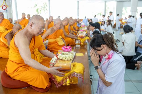 ภาพ No.177441:พิธีถวายภัตตาหารเมนูสวรรค์ และพิธีบุพเปตพลี ครั้งที่ 158 ร่วมอุทิศบุญแด่หมู่ญาติที่ล่วงลับไปแล้ว และสืบทอดอายุพระพุทธศาสนา ณ วัดพระธรรมกาย วันที่ 30 พฤศจิกายน พ.ศ.2567 (วันพระ แรม 15 ค่ำ เดือน 12)