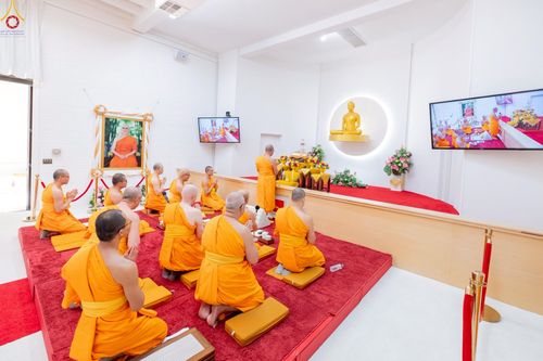 ภาพ No.252306:วันที่ 4-5 ตุลาคม พ.ศ. 2568  วัดพระธรรมกายแคลิฟอร์เนีย ประเทศสหรัฐอเมริกา ได้จัดพิธีตัดปอยผม โดยคณะสงฆ์ ญาติ ๆ และสาธุชน ให้กับนาคธรรมทายาท 8 ท่าน และได้จัดพิธีบรรพชา-อุปสมบท ฉลองพิธีทอดกฐินบรมจักรพรรดิ สร้างอุโบสถ 82 ปี บูชาธรรมหลวงพ่อธัมมชโย