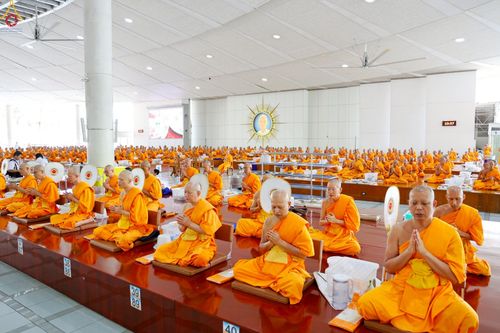 ภาพ No.247452:วันจันทร์ที่ 22 กันยายน พ.ศ. 2568 (วันพระ แรม 15 ค่ำ เดือน 10) พิธีบุพเปตพลี ครั้งที่ 170 ร่วมอุทิศบุญแด่หมู่ญาติที่ล่วงลับไปแล้ว และสืบทอดอายุพระพุทธศาสนา ณ หอฉันคุณยายอาจารย์ฯ วัดพระธรรมกาย