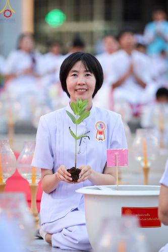 ภาพ No.160490:พิธีปลูกต้นทรัพย์บานชื่น ณ ลานธรรม พระมหาธรรมกายเจดีย์ วัดพระธรรมกาย จ.ปทุมธานี วันพฤหัสบดีที่ 10 ตุลาคม พ.ศ. 2567