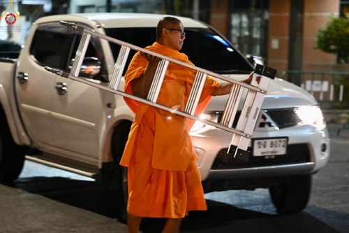 ภาพ No.126840:V.30 เต็มที่ เพื่อโคราช การเตรียมงาน ปฏิบัติงาน และเก็บงาน ของเจ้าหน้าที่หน่วยงานต่างๆ ทุกภาคส่วน เพื่อพิธีทำบุญเมืองนครราชสีมา ฉลอง 556 ปี ตักบาตรพระ 10,000 รูป ในวันเสาร์ที่ 2 มีนาคม พ.ศ.2567 ณ อนุสาวรีย์ท้าวสุรนารี จ.นครราชสีมา จัดโดย คณะสงฆ์จังหวัดนค