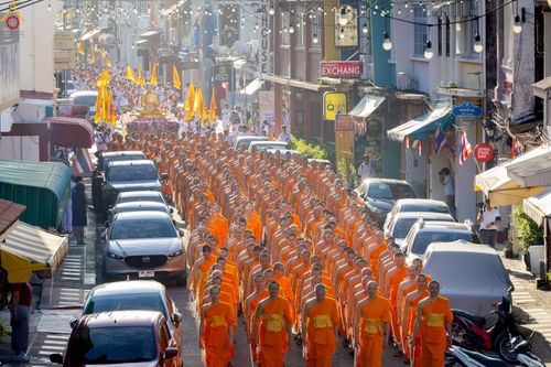 ภาพ No.248788:วันที่ 20 กันยายน พ.ศ. 2568 พิธีอัญเชิญรูปหล่อหลวงปู่วัดปากน้ำ ภาษีเจริญ จากวัดมงคลนิมิตร พระอารามหลวง เพื่อประดิษฐาน ณ วิหารพระมงคลเทพมุนี (สด จนฺทสโร)  ศูนย์ปฏิบัติธรรมภูเก็ต จ.ภูเก็ต