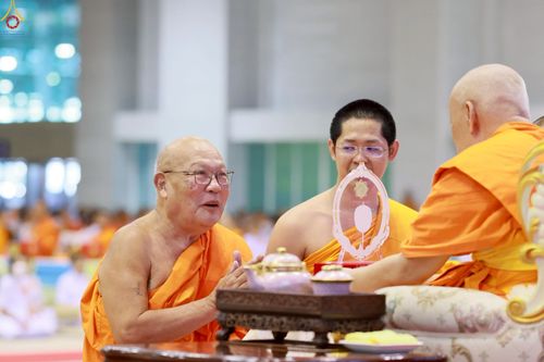 ภาพ No.236284:วันที่ 3 สิงหาคม พ.ศ. 2568 พิธีมุทิตาสักการะพระภิกษุ ผู้สอบได้เปรียญธรรม 9 ประโยค ระดับโลก ปีที่ 37, พิธีมอบโล่และทุนการศึกษา สำนักเรียนบาลีดีเด่นทั่วประเทศ ณ ห้องแก้วสารพัดนึก 1 วัดพระธรรมกาย