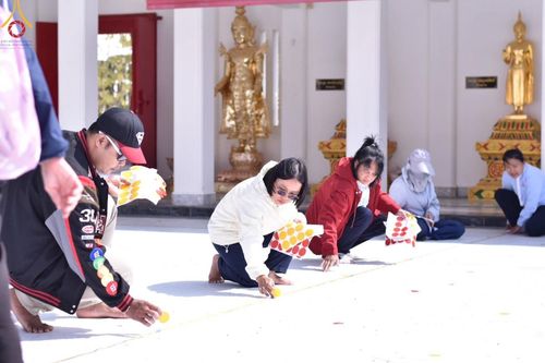 ภาพ No.204088:V.52 สารพัดV สารพัดดี ที่วัดสองพี่น้อง ในโครงการธรรมยาตรา กตัญญูบูชา มหาปูชนียาจารย์ พระมงคลเทพมุนี(สด จนฺทสโร) พระผู้ปราบมาร อนุสรณ์สถาน 7 แห่ง ปีที่ 13 ระหว่างวันที่ 2-31 มกราคม พ.ศ. 2568