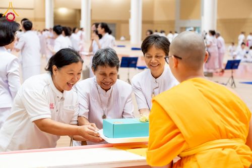 ภาพ No.237902:วันอาทิตย์ที่ 10 สิงหาคม พ.ศ. 2568 พิธีถวายไทยธรรมมุทิตาเปรียญธรรมและบาลีศึกษา ณ ห้องแก้วสารพัดนึก2 วัดพระธรรมกาย ปทุมธานี