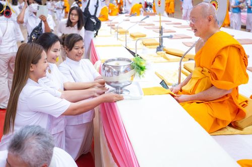 ภาพ No.206960:พิธีถวายโคมมาฆประทีป น้อมถวายเป็นพุทธบูชา แด่คณะพระภิกษุ สามเณร วัดพระธรรมกาย วันอาทิตย์ที่ 9 กุมภาพันธ์ พ.ศ. 2568 ณ ห้องแก้วสารพัดนึก 2 สภาธรรมกายสากล วัดพระธรรมกาย จังหวัดปทุมธานี