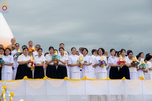 ภาพ No.144472:3 Bigboon 1.พิธีทอดผ้าป่าสถาปนาสังฆรัตนะปทุมเจดีย์ 2.พิธีประดิษฐานดอกบัวอนันต์นิรันดร์กาล 3.พิธีถวายมหาสังฆทานแด่คณะสงฆ์ทุกวัดในจังหวัดปัตตานี ณ ศูนย์อบรมเยาวชนจังหวัดปัตตานี วันอาทิตย์ที่ 14 กรกฎาคม พ.ศ. 2567