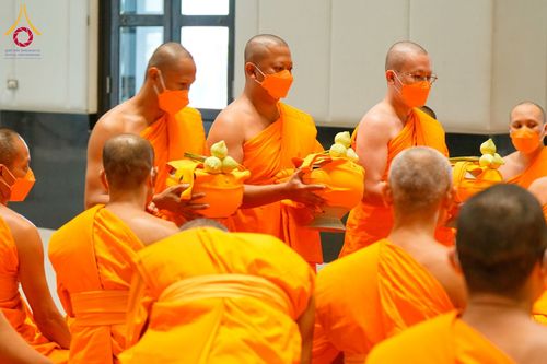 ภาพ No.62181:พิธีอุปสมบทในโครงการอุปสมบทหมู่ บูชาธรรมหลวงพ่อธัมมชโย พ.ศ.2567 ณ อุโบสถ วัดพระธรรมกาย จ.ปทุมธานี วันที่ 13-15 เมษายน พ.ศ. 2567