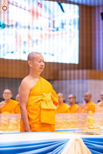 ภาพ No.159546:สัมมนาพิเศษและพิธีมอบองค์พระธรรมกาย 2,000 องค์ ณ ห้องแก้วสารพัดนึก 1 วัดพระธรรมกาย วันอาทิตย์ต้นเดือนที่ 6 ตุลาคม พ.ศ. 2567