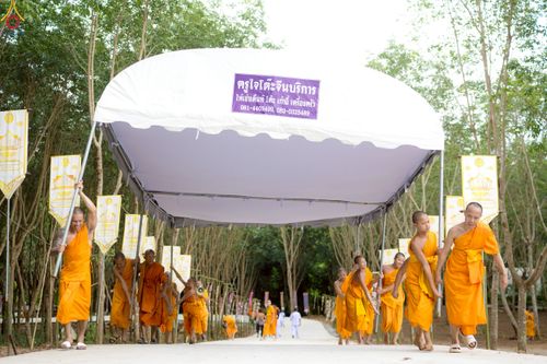 ภาพ No.239827:วันที่ 16-17 สิงหาคม พ.ศ. 2568 การปฏิบัติหน้าที่ของเจ้าหน้าที่ทุกสถานะ เพื่องานพิธีอัญเชิญรูปเหมือนพระมงคลเทพมุนี (สด จันทสโร) และพิธีกดปุ่มอัญเชิญรูปเหมือน พระมงคลเทพมุนี (สด จันทสโร) ณ มหาวิหารแก้วพระมงคลเทพมุนี ศูนย์ปฏิบัติธรรมแก้วเมืองเลย จ.เลย