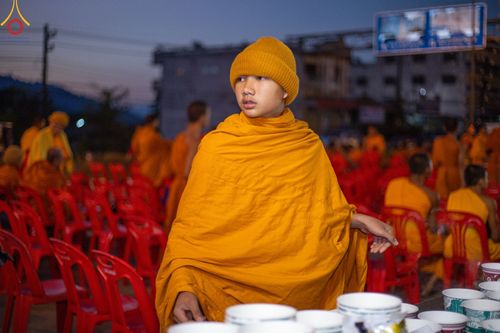 ภาพ No.187218:พิธีตักบาตรพระ ๕๐๐ รูป "สร้างบุญใหญ่ ส่งท้ายปีเก่า ต้อนรับปีใหม่ ๒๕๖๘" วันเสาร์ที่ ๒๘ ธันวาคม พ.ศ. ๒๕๖๗ ณ ถนนหน้าที่ว่าการอำเภอภูเรือ จังหวัดเลย