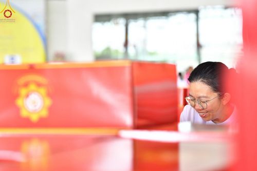 ภาพ No.212094:วันจันทร์ที่ 17 มีนาคม พ.ศ. 2568 บุญบรรจุกล่องไทยธรรม เพื่อถวายแด่พระสังฆาธิการ 40,000 กว่าวัดทั่วไทย ในวันคุ้มครองโลก 22 เมษายน พ.ศ. 2568 ณ บ้านแก้วเรือนทองคุณยายฯ วัดพระธรรมกาย