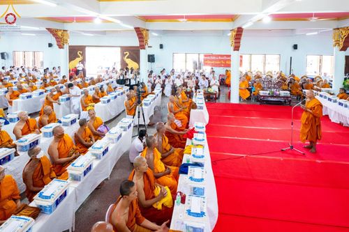 ภาพ No.131884:พิธีถวายสังฆทาน 323 วัด 4 จังหวัดชายแดนภาคใต้ ปีที่ 20 ครั้งที่ 167 และ พิธีมอบกองทุนหนุนแรงใจช่วยครูใต้ ปีที่ 17 ครั้งที่ 132 วันเสาร์ที่ 23 มีนาคม พ.ศ. 2567 ณ วัดมุจลินทวาปีวิหารพระอารามหลวง อ.หนองจิก จ.ปัตตานี