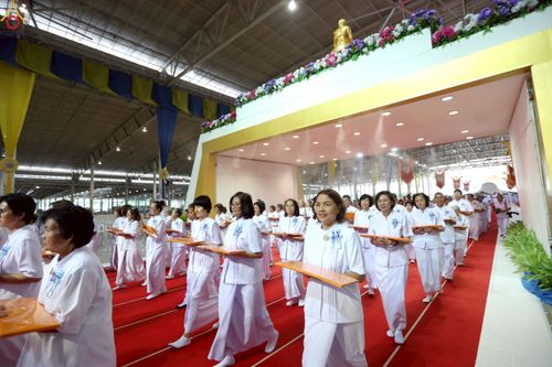 ภาพ No.240763:วันพุธที่ 27 สิงหาคม พ.ศ. 2568 พิธีทอดผ้าป่าเพื่อสร้างอาคาร  82 ปี หลวงพ่อธัมมชโย สมทบกฐินวัดพระธรรมกาย และกฐิน 30,000 วัดทั่วประเทศ ครั้งที่ 1