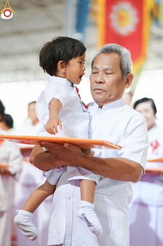 ภาพ No.178038:พิธีทอดผ้าป่าต้นสมบัติจักรพรรดิ ในวันอาทิตย์ที่ 1 ธันวาคม พ.ศ. 2567 ณ สภาธรรมกายสากล วัดพระธรรมกาย