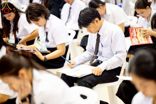 ภาพ No.273364:วันที่ 23 พฤศจิกายน พ.ศ. 2568 การสอบตอบปัญหาธรรมะ ทางก้าวหน้า "ระดับอุดมศึกษา" ณ ห้องแก้วสารพัดนึก 1 สภาธรรมกายสากล วัดพระธรรมกาย จ.ปทุมธานี