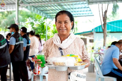ภาพ No.235467:วันที่ 30-31 กรกฎาคม พ.ศ. 2568 วัดพระธรรมกาย มูลนิธิธรรมกาย ร่วมกับศูนย์ส่งเสริมศีลธรรมจังหวัดสุรินทร์ เปิดศูนย์พักพิงชั่วคราวเพื่อช่วยเหลือประชาชน ผู้อพยพจากเหตุปะทะกันตามแนวชายแดน ไทย-กัมพูชา ตั้งแต่วันที่ 24 กรกฎาคม พ.ศ.2568 เป็นต้นไป