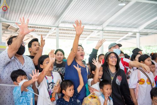 ภาพ No.111298:กิจกรรมงานวันเด็กแห่งชาติ รวมพลังเด็กเก่งและดี สร้างความดีสากล ปีที่ 6 ร่วมจัดโดย เทศบาลเมืองท่าโขลง พุทธสมาคมปทุมธานี องค์การบริหารส่วนตำบลคลองสาม ณ วัดพระธรรมกาย จ.ปทุมธานี วันที่ 13 มกราคม พ.ศ. 2567