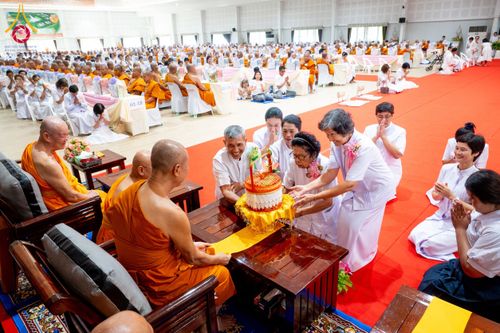 ภาพ No.149498:พิธีทักษิณานุปทานแด่บรรพชนตระกูลผ่องสวัสดิ์ และหมู่ญาติที่ล่วงลับไปแล้ว ประจำปี ครั้งที่ 19 วันพฤหัสบดีที่ 22 สิงหาคม พ.ศ. 2567 ณ พระมหาเจดีย์ทัตตชีโว ศูนย์อบรมเยาวชนกาญจนบุรี