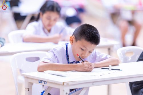 ภาพ No.185930:โครงการตอบปัญหาธรรมะ “ทางก้าวหน้า” ครั้งที่ 42 รอบชิงชนะเลิศระดับชาติ ประจำปี พ.ศ. 2567 วันเสาร์ที่ 21 ธันวาคม พ.ศ. 2567 ชมรมพุทธศาสตร์สากล ร่วมกับสมาคมพุทธศาสตร์สากล และชมรมพุทธศาสตร์สถาบันอุดมศึกษา 35 แห่งทั่วประเทศ ณ ห้องแก้วสารพัดนึก 2 วัดพระธรรมกาย 