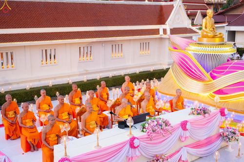 ภาพ No.297138:วันที่ 17 มกราคม พ.ศ. 2569 พิธีจุดประทีปถวายเป็นพุทธบูชา และบูชาธรรมมหาปูชนียาจารย์ (ภาพชุดที่ 2) ณ วัดโบสถ์บน ต.บางคูเวียง จ.นนทบุรี อนุสรณ์สถานลำดับที่ 4 สถานที่เกิดด้วยกายธรรม ในโครงการธรรมยาตรา กตัญญูบูชา มหาปูชนียาจารย์ พระมงคลเทพมุนี(สด จนฺทสโร) พร