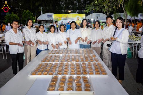 ภาพ No.289490:วันที่ 7 มกราคม พ.ศ. 2569 พิธีถวายภัตตาหารเป็นสังฆทาน แด่พระธรรมยาตรา ในโครงการธรรมยาตรา กตัญญูบูชา มหาปูชนียาจารย์ พระมงคลเทพมุนี(สด จนฺทสโร) พระผู้ปราบมาร อนุสรณ์สถาน 7 แห่ง ปีที่ 14 ณ อนุสรณ์สถานมหาวิหารพระมงคลเทพมุนี (โลตัสแลนด์) อ.สองพี่น้อง จ.สุพรร