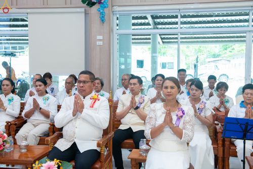 ภาพ No.328257:วันเสาร์ที่ 9 พฤษภาคม พ.ศ. 2569 พิธีตักบาตรแด่คณะสงฆ์ 323 วัด 4 จังหวัดชายแดนภาคใต้ พิธีถวายสังฆทานแด่คณะสงฆ์ 323 วัด ปีที่ 22 ครั้งที่ 185 พิธีมอบกองทุนหนุนแรงใจช่วยครูใต้ ปีที่ 19 ครั้งที่ 148 ณ ศูนย์ปฏิบัติธรรมภาคใต้